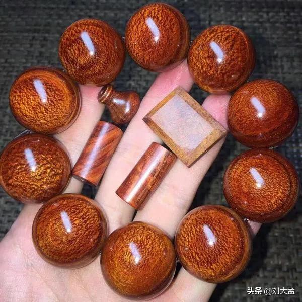 小叶紫檀的鱼鳞纹,小叶紫檀的密度是不是越高越好？