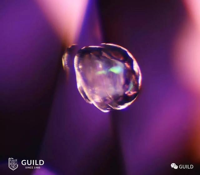 怎么鉴别祖母绿真假,有懂尖晶石的吗，怎么鉴别真假？