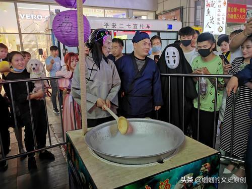 美女穿绣花鞋灵异事件:郑州网红孟婆汤的扮演者是谁？为什么会这样做？
