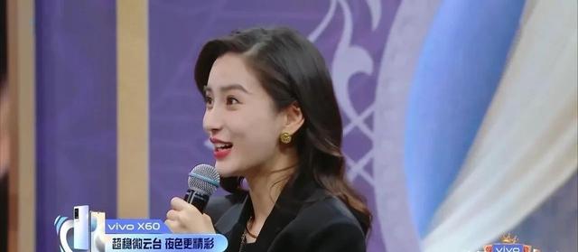 杨幂扶沈腾没扶到:沈腾和杨幂事件继续发酵，沈腾是如何回应的？