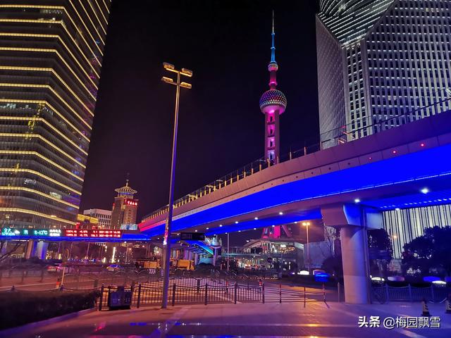 上海是个什么样的城市，上海是中国最发达和人口最多的大城市吗