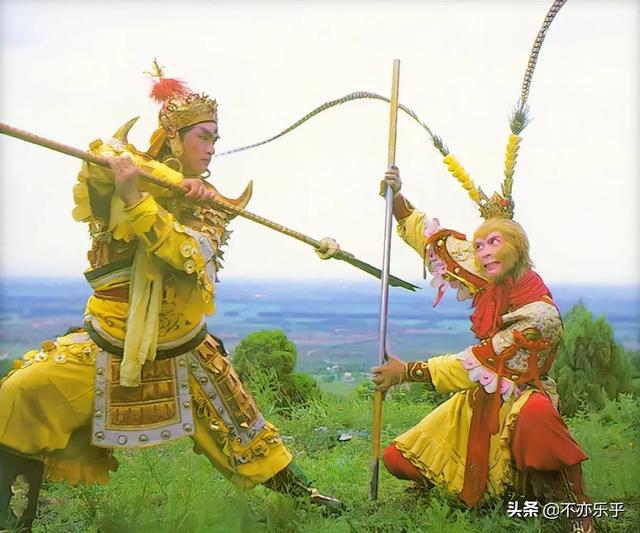 真假美猴王简介:六小龄童的西游记电影为什么没有消息了，从15年开始到现在？