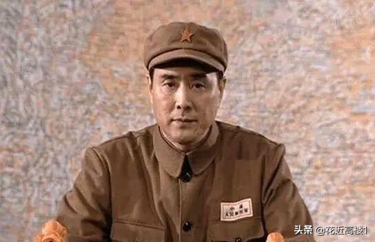蒋友梅:辽沈战役，防守长春的郑洞国，为何下令士兵朝天开枪，然后投降？