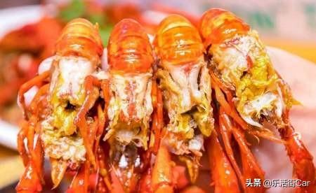 虾头到底能不能吃，最近正是吃小龙虾的季节，小龙虾的头、虾黄到底能不能吃？