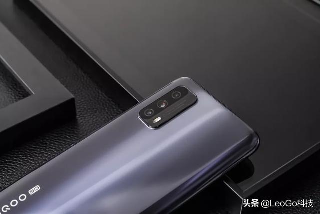 现在的千元5G手机好用吗？想买个长辈用？