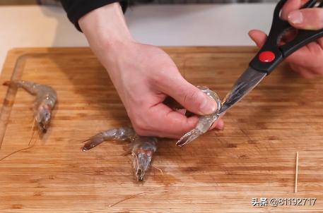 您喜欢油焖大虾还是清煮大虾做法是什么