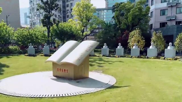 陈天桥女儿:曾靠网络游戏发家后移民美国的陈天桥又要回国捞金，你怎么看呢