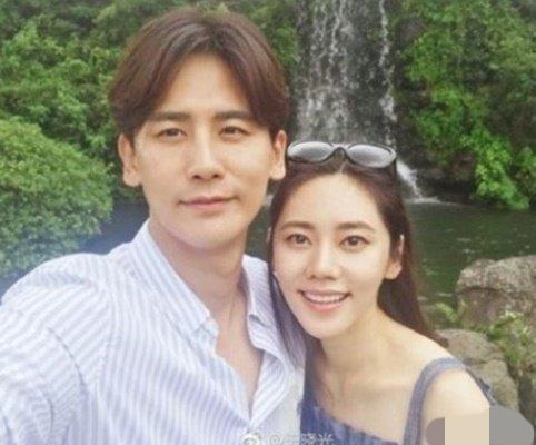 李晟与李佳航离婚:看了于晓光和秋瓷炫的现状，你还相信娱乐圈有真爱吗？