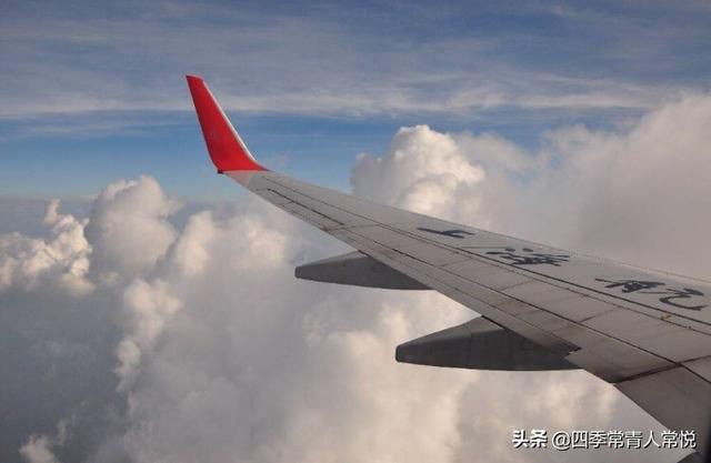 飞机上拍到恐怖的云，飞机上看到云层一望无际，视线不能透过，那卫星是怎么拍到地面的