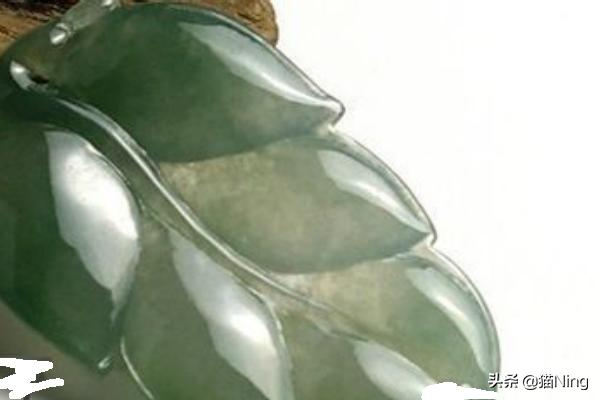 翡翠适合什么人佩戴,贵妃手镯翡翠适合什么样的人戴？