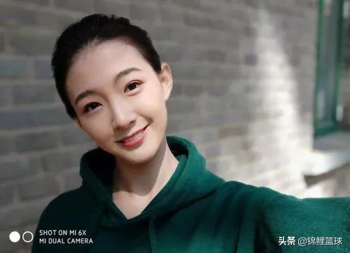 VS科特迪瓦，易建联11号球衣的美女主播，她是谁？起源是什么？
(图4)
