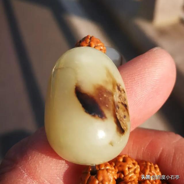 带糖色和田玉值钱吗,和田玉羊脂糖白是不是很贵？