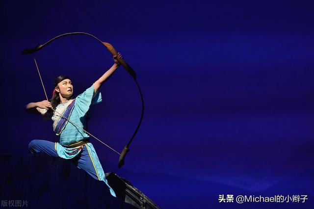 香港著名歌手、音乐人罗文是一个天才吗？