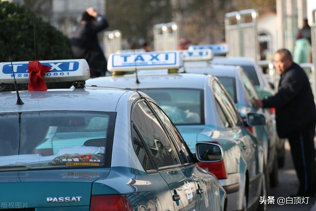 未来出租车行业发展怎么样，目前全国出租车价格整体下跌，收入锐减，未来出租车的路在何方