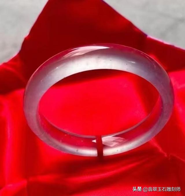 圆条手镯8毫米细吗,看看这条镯子品质怎么样？