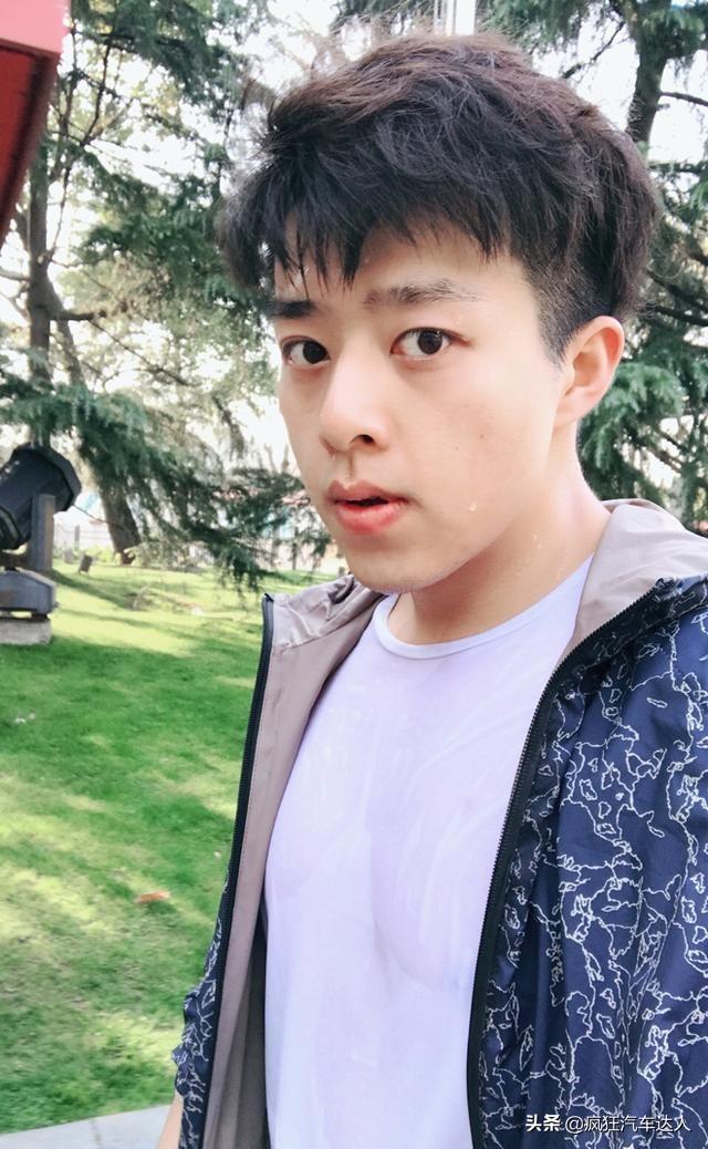 头条问答 - 你认为喜剧演员何欢什么时候会走红?