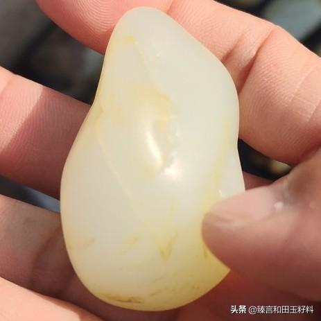 和田玉的天然特征,和田玉籽料要具备哪些特点？