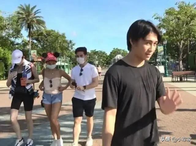 何猷君身高:你如何看待奚梦瑶何猷君机场吻别的事