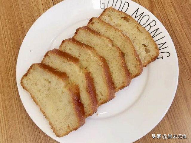 香蕉小狗造型做法大全:香蕉动物造型做法大全 香蕉煎饼怎样做的，跟非洲甩饼一样吗？