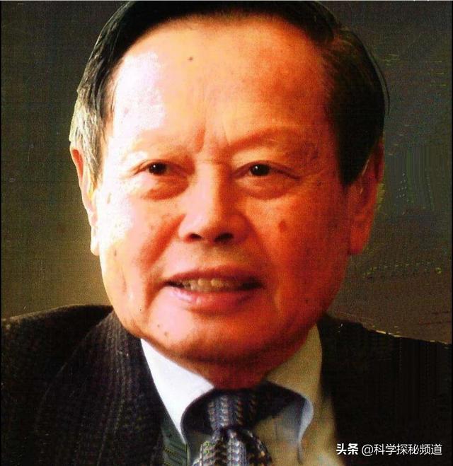 有人说霍金的成就不及杨振宁但名气更大，是真的吗