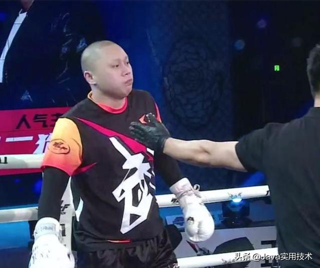 深圳狗狗网红:网红狗狗可乐 网红刘二狗五月一要挑战武僧一龙，你觉得谁能赢？