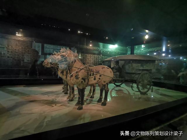 秦陵地宫:秦始皇陵地宫结构是什么样的？靠什么支撑庞大内部空间的？