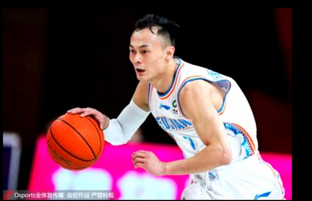 福建男篮的汤杰为什么到哪里都受人喜欢？到底是为什么？