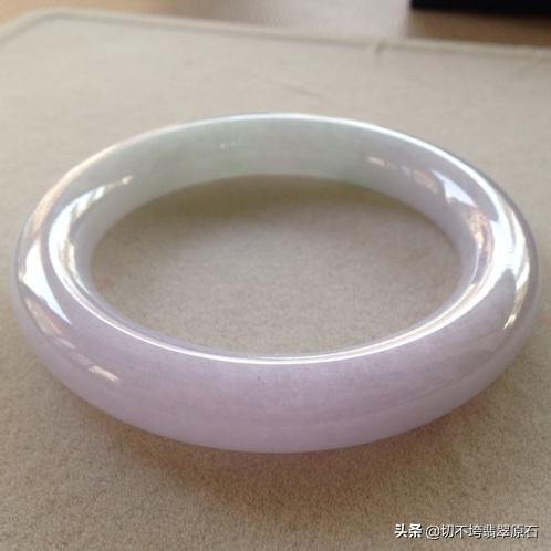 6000元春带彩手镯,春带彩的翡翠是什么档次？