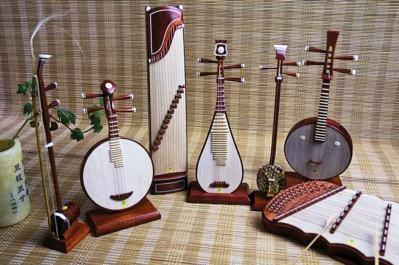 民间艺人乐器表演视频(用中国传统乐器演奏西洋音乐是什么感受？