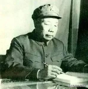 围困长春:国军情报官向一兵团政委萧华交出一部电台两支手枪，后来怎样了？