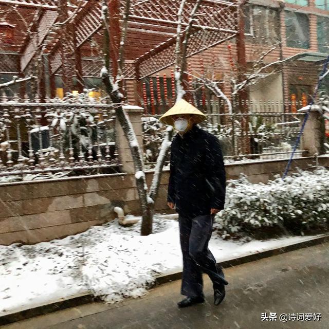 现在咳嗽一声都得很小心,怕别人投来异样的眼光,你有这感觉吗？