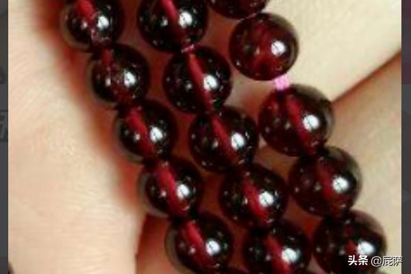 石榴石真假鉴别,怎样简单鉴别石榴石的真假和优劣？