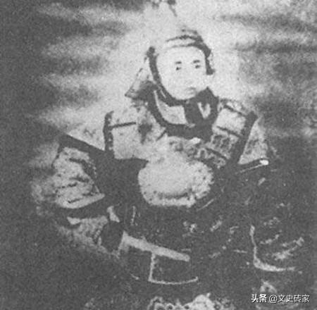 作为袁崇焕的七世孙、张作霖的岳父，袁寿山有哪些感人的事迹？