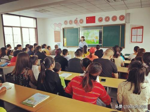 我被公司录用了，发短信说让我加HR微信，第一句怎么说