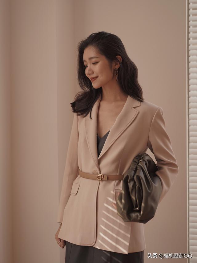 30岁的女人怎么搭配衣服好看？插图29