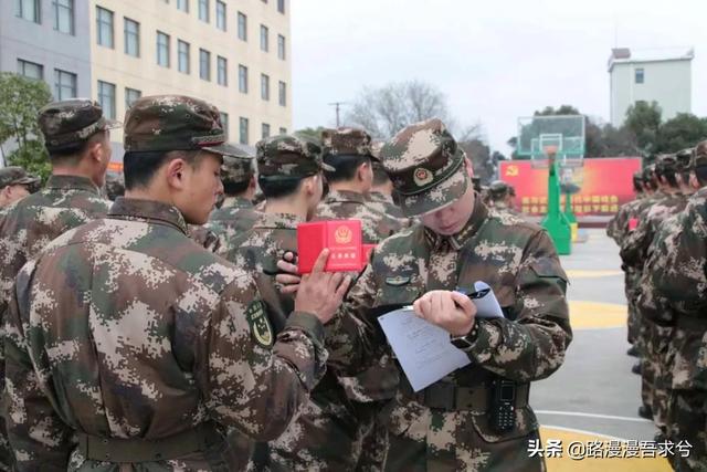 大学生火箭军的兵能考什么军校？