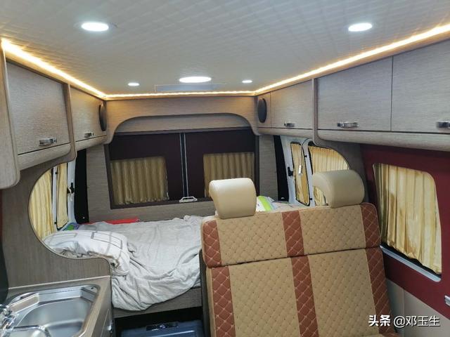 中老年结伴自驾游群:大家觉得对于喜欢自驾游的退休夫妇，有必要买<a href=https://maguai.com/list/35-0-0.html target=_blank class=infotextkey>房车</a>么？(退休了买什么<a href=https://maguai.com/list/35-0-0.html target=_blank class=infotextkey>房车</a>好)