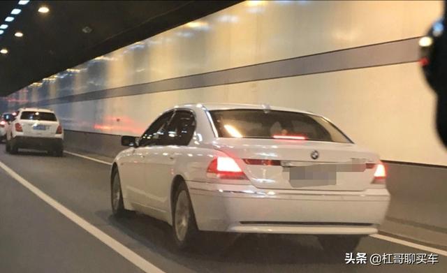 02年的宝马760还能开吗？