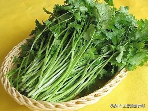 香菜根煮水喝的好处有哪些？插图3