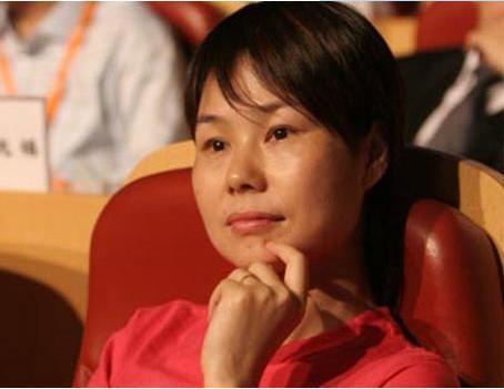 马云一家四口图片:为什么马云不把公司留给儿子？