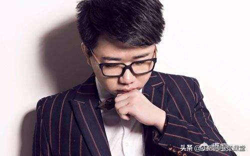 LOL主播赏金术士被拘,违约跳槽欠千万违约金。你有何看法？