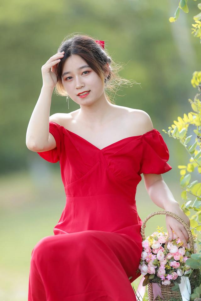 台湾红衣女孩:怎样为最美红衣女孩李丽君投