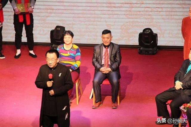 杨进明收徒弟，为什么德云社的人成了主角，他在相声圈混了一辈子，人缘呢？