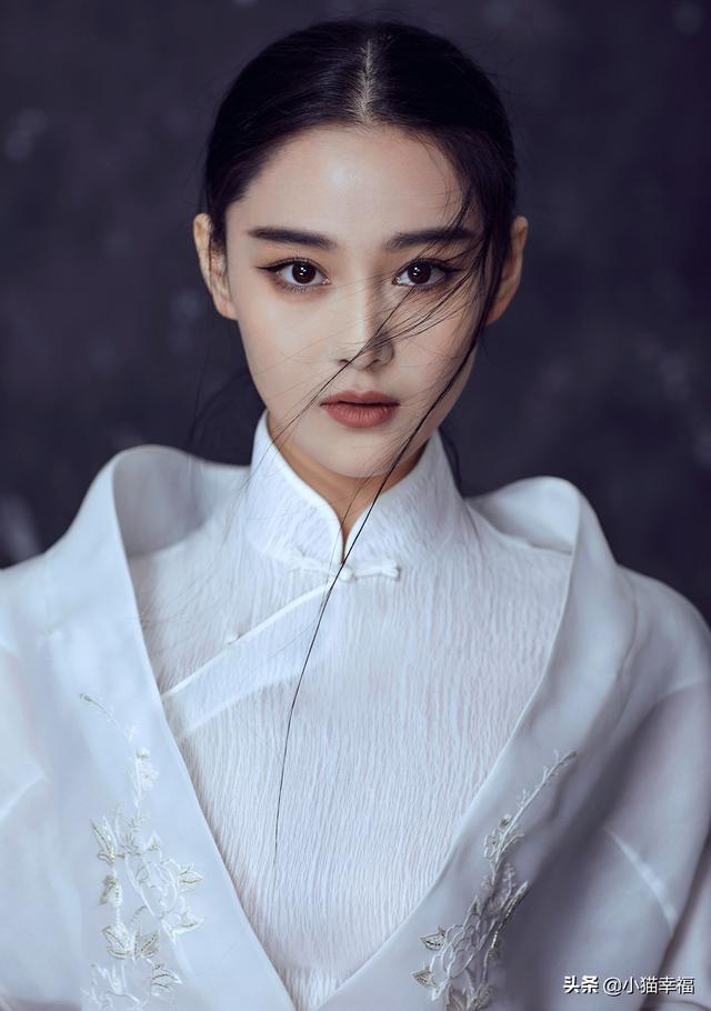 张馨予电影:才女张馨予的画在当今社会属于何等水平？