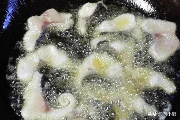石锅鱼是哪个地方的名菜，现在石锅鱼那么多人吃，大家觉得好吃吗