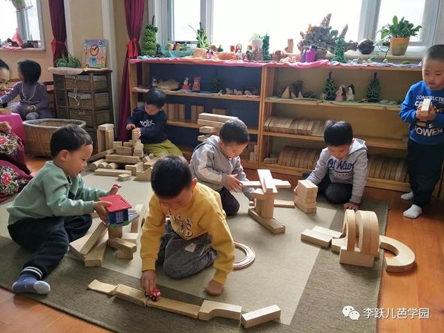 小孩在幼儿园需要学什么;幼儿园小孩学什么兴趣比较好