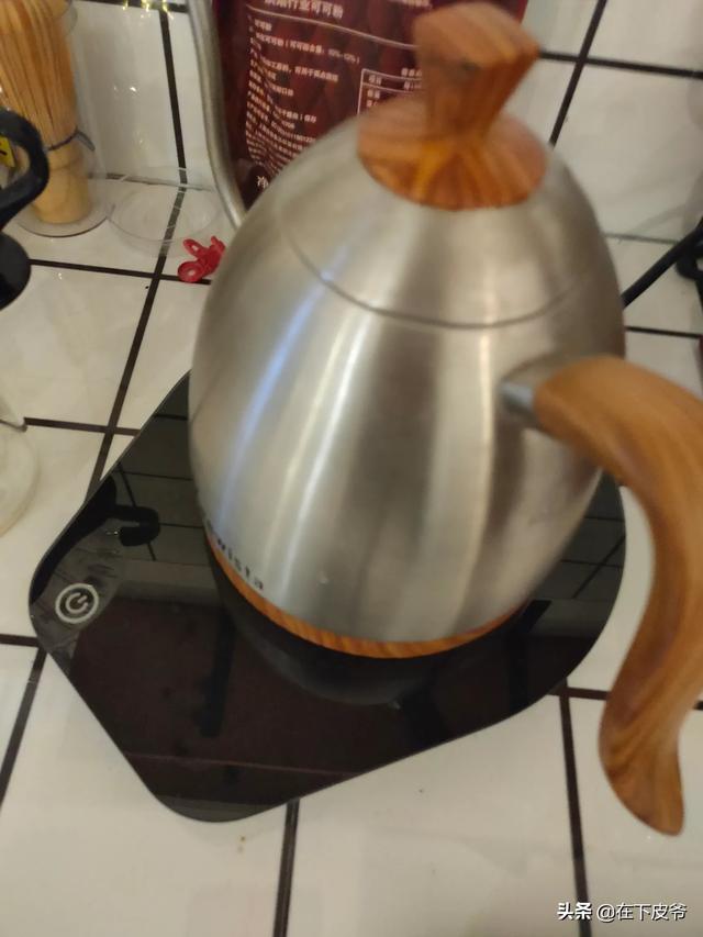 狗粮制作机器设备家用:办个小型的狗粮加工厂需要哪些设备？