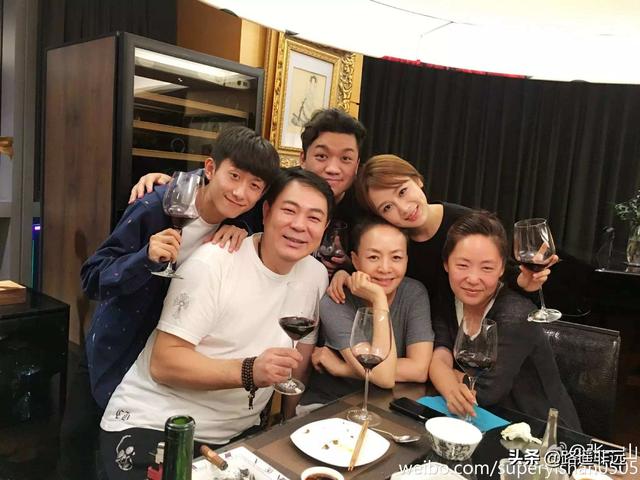 齐溪张一山公布恋情:哪些明星小时候比现在难看而哪些明星又比现在好看