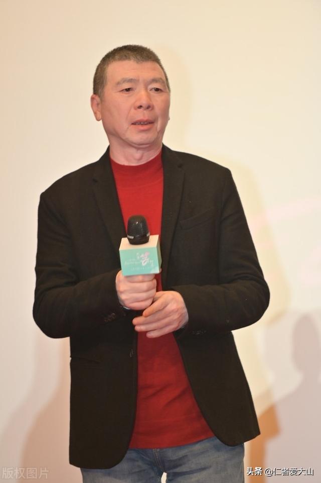 冯小刚,张艺谋两位导演的优点、特点、特色,是什么？