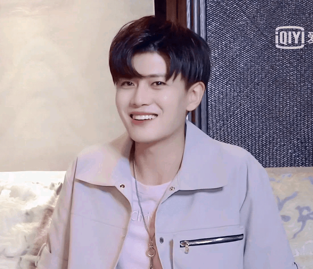 李君羡:能客观评价一下任嘉伦吗？